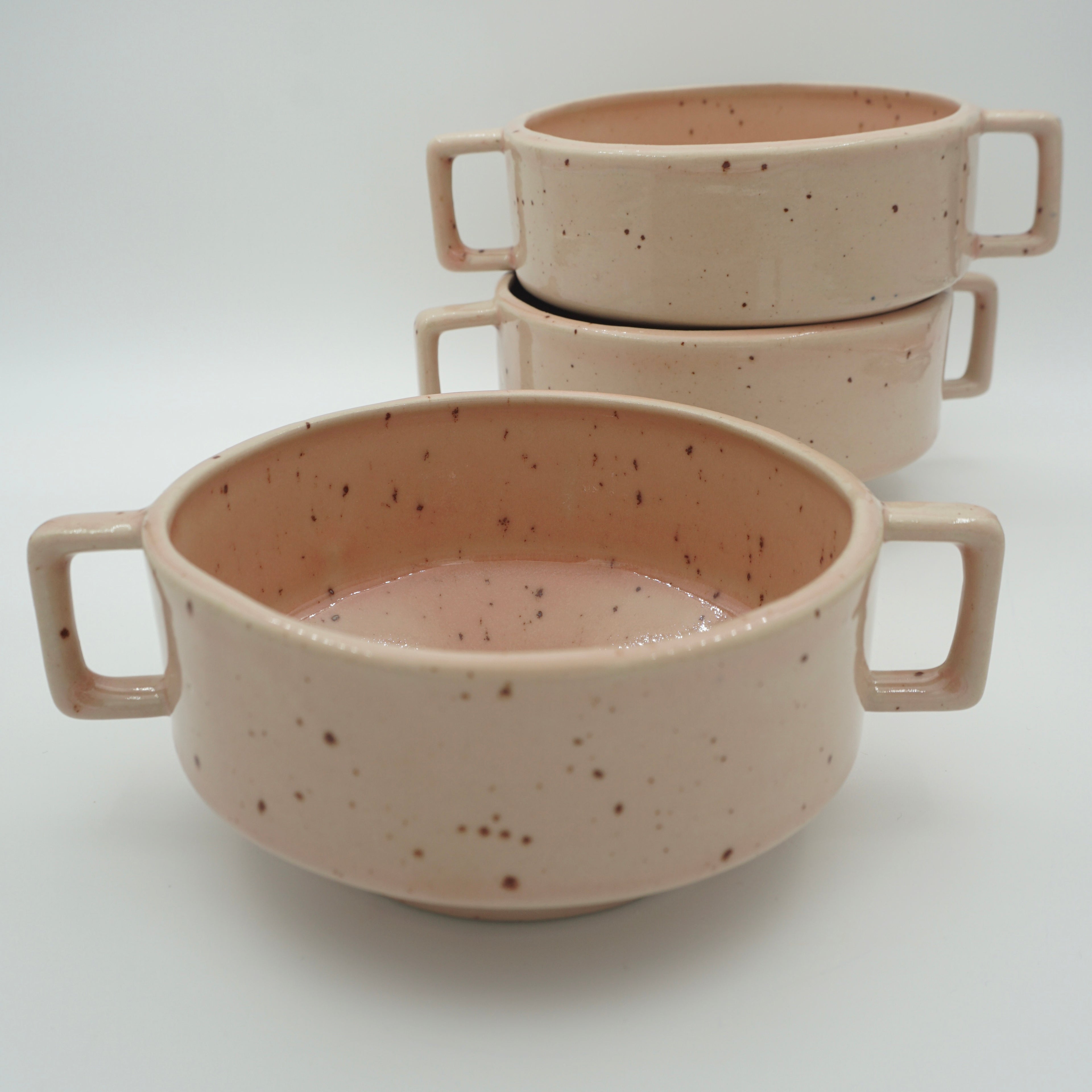 Suppenschüssel mit Griffen