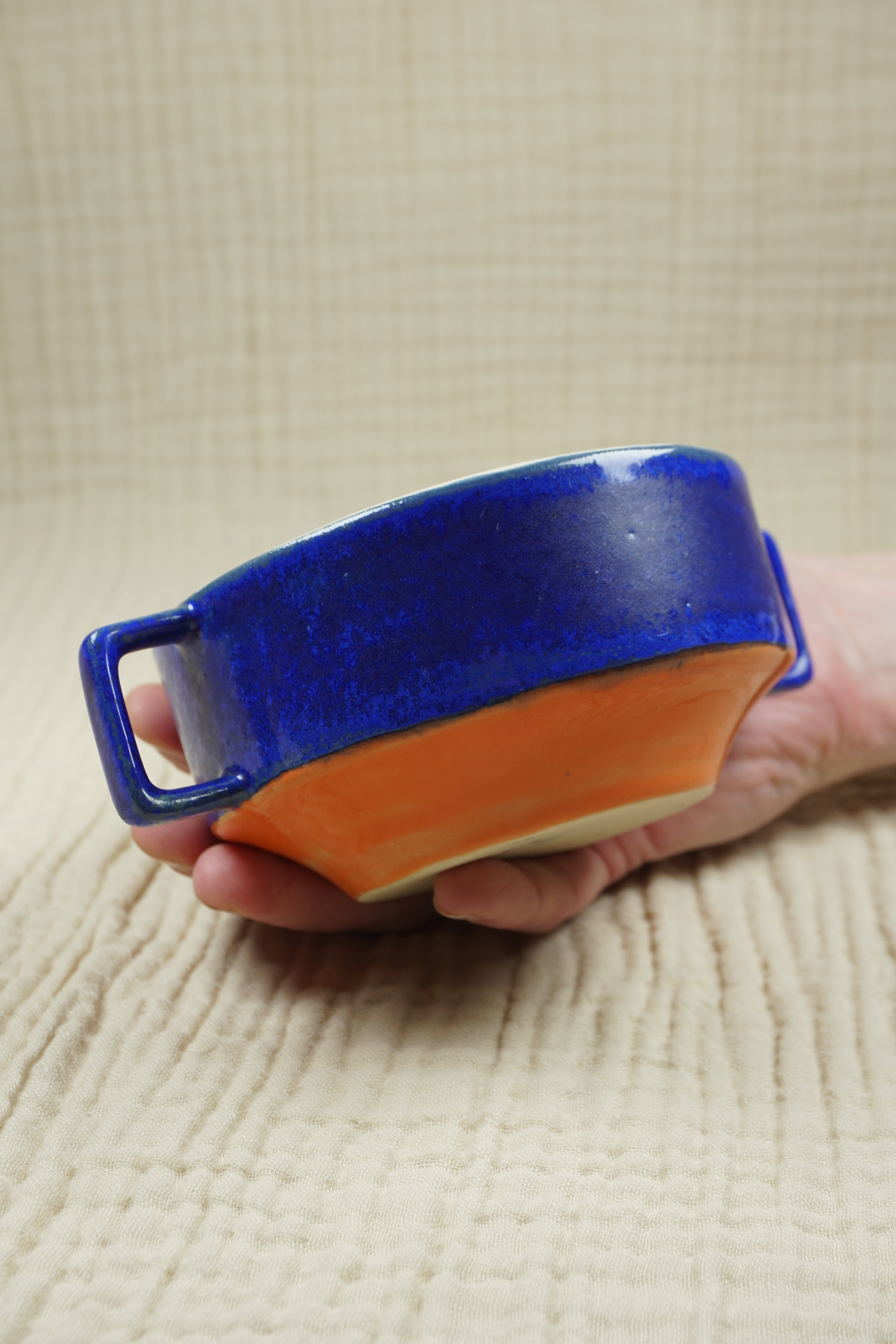 Suppenschüssel mit Griffen