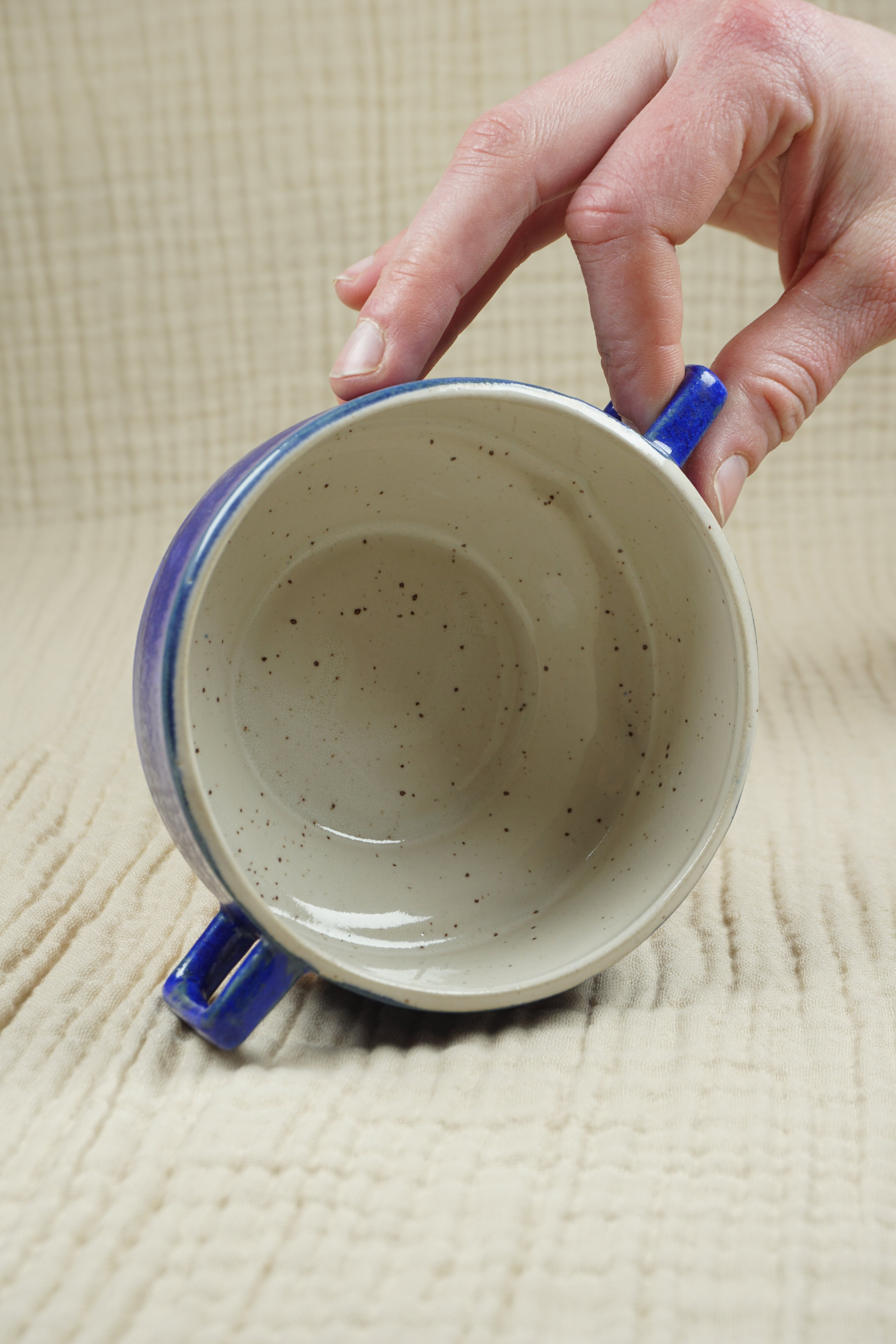 Suppenschüssel mit Griffen