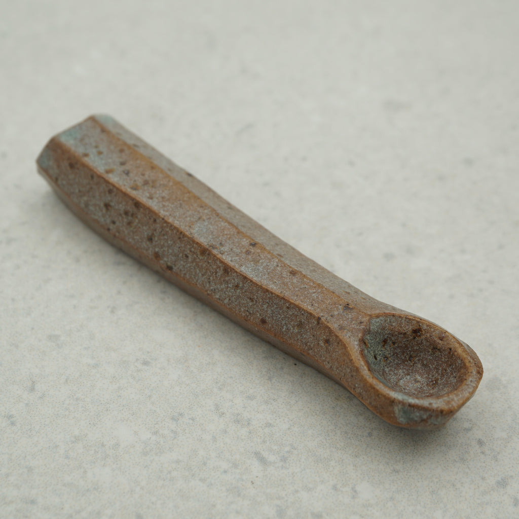 Dose mit Deckel und Löffel