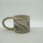 Kleine Tasse mit Henkel