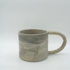 Kleine Tasse mit Henkel