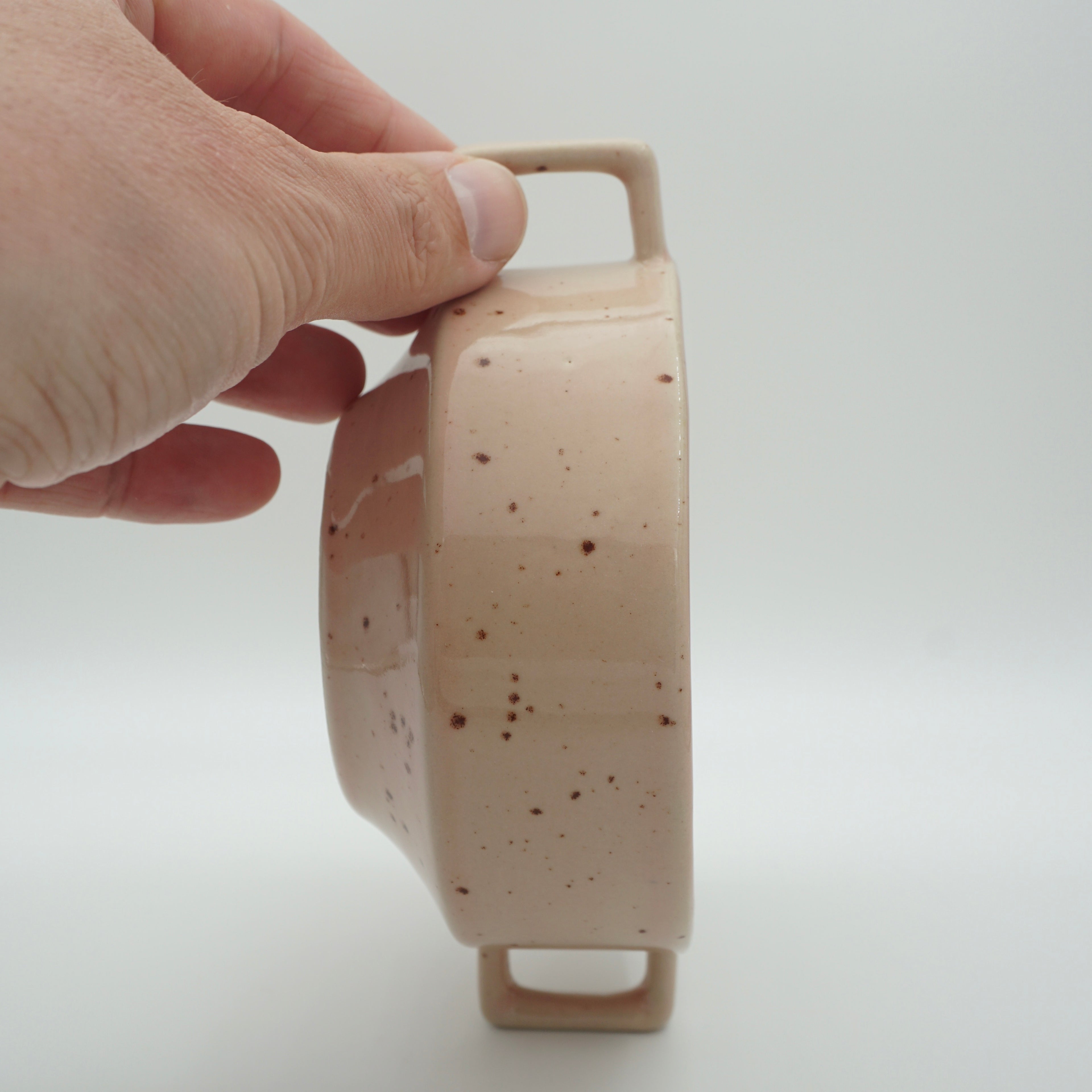 Suppenschüssel mit Griffen