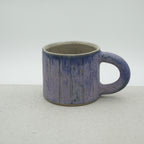 Kleine Tasse mit Henkel